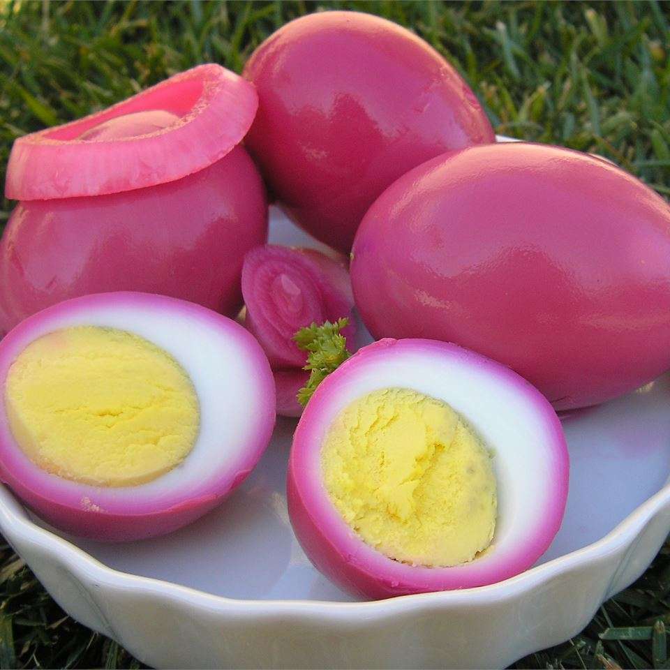 Eieren kleuren met bieten. online puzzel