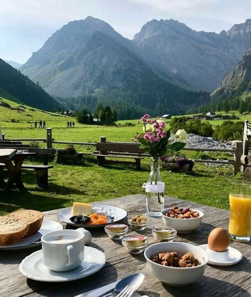 Café da manhã nas montanhas quebra-cabeças online