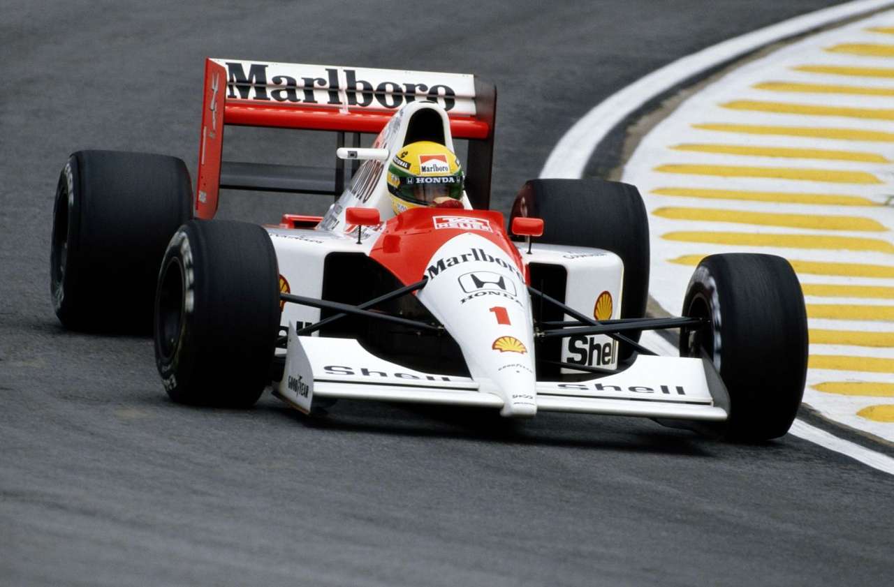 Автомобіль McLaren MP4/4 Формула 1 онлайн пазл