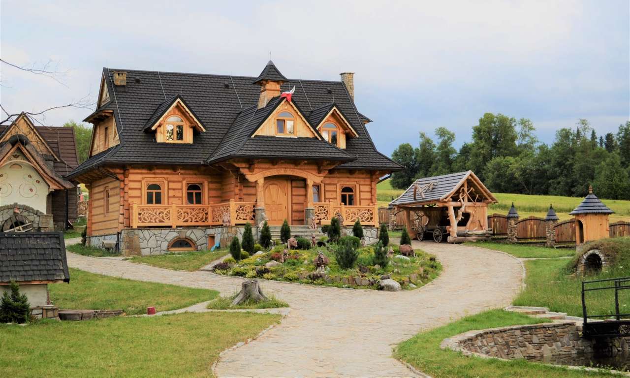 Дървен дом в планината онлайн пъзел