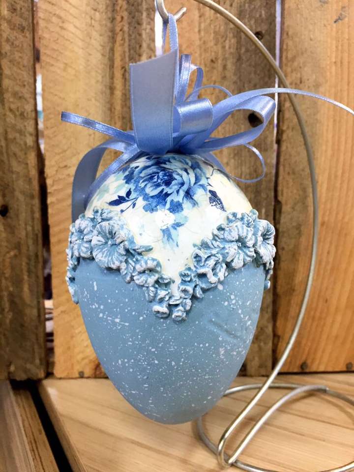 Kézzel készített nagy húsvéti tojás kirakós online