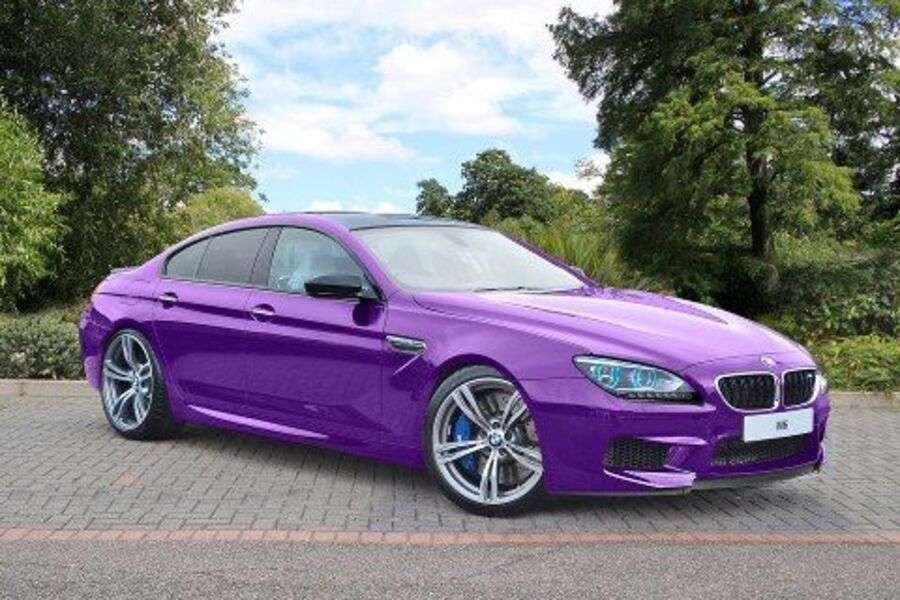Автомобиль BMW M6 F Тип Год 2013 онлайн-пазл