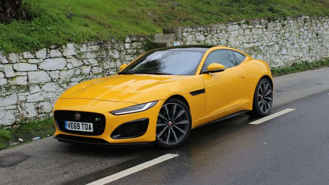 Автомобіль Jaguar F Type R 2020 року випуску онлайн пазл