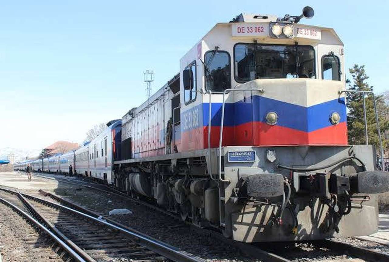 TCDD turkshi DE 33062 tren de carga rompecabezas en línea