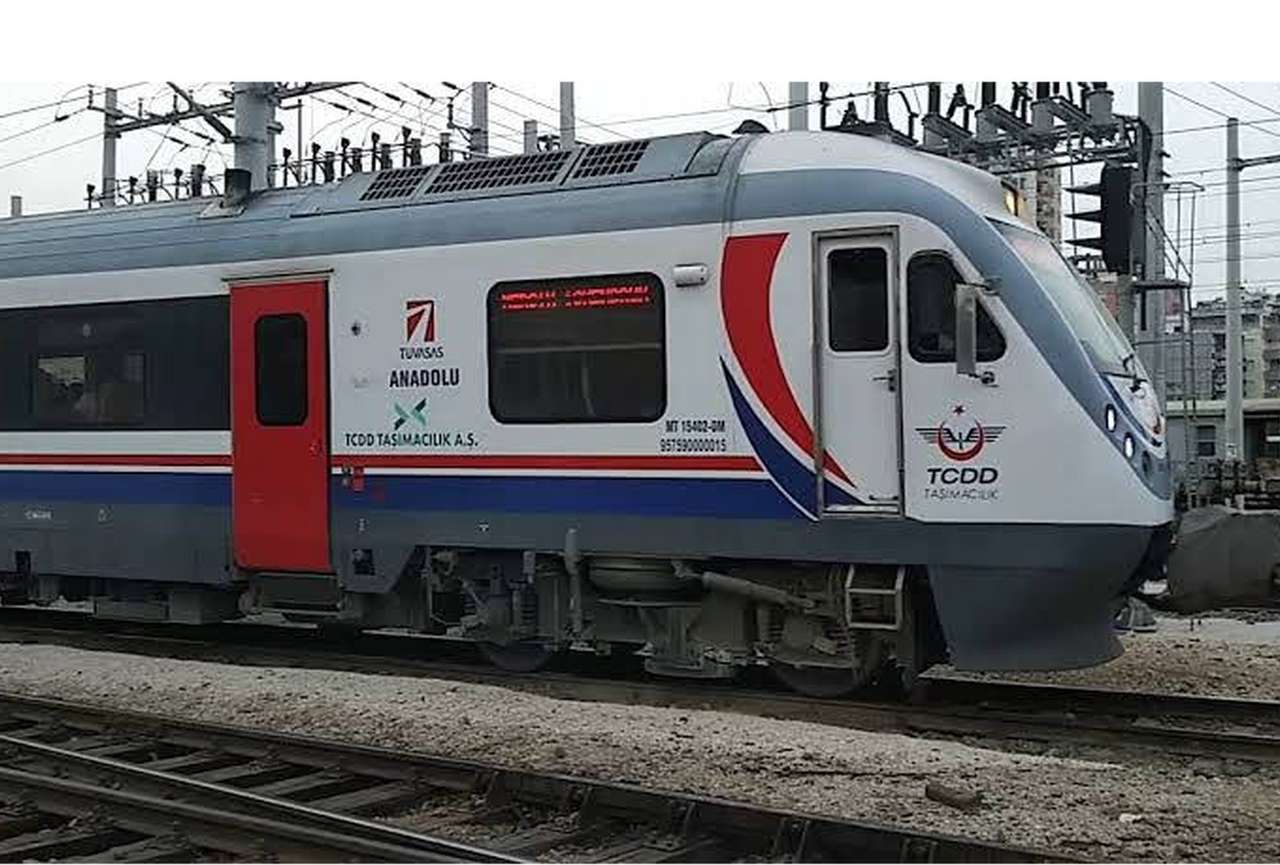 Turecký vysokorychlostní vlak MT 15402 online puzzle