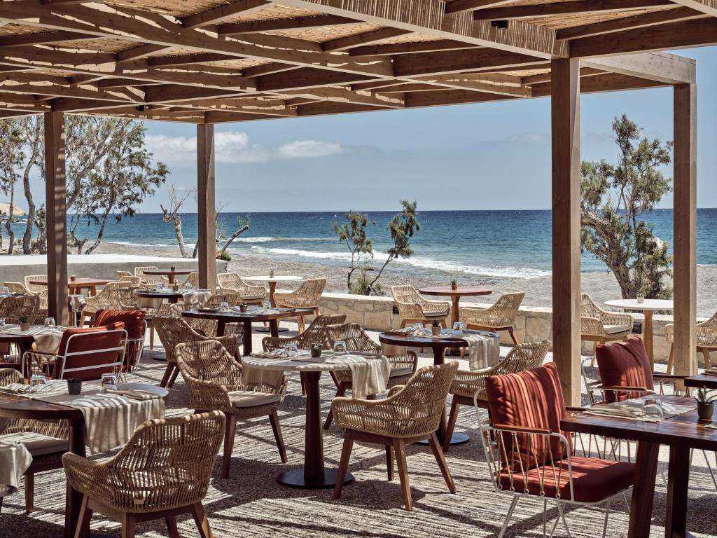 Vista desde la terraza del mar en Grecia. rompecabezas en línea