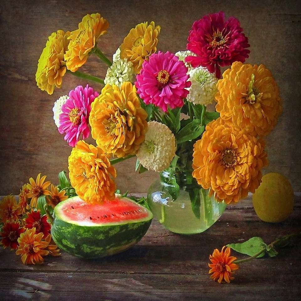 Vase mit Blumen und Wassermelone Online-Puzzle