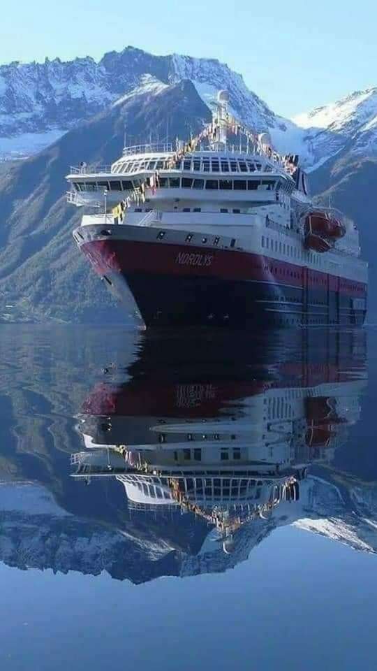 Корабель у бухті пазл онлайн