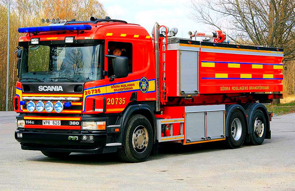 Vigili del fuoco Scania in Svezia puzzle online