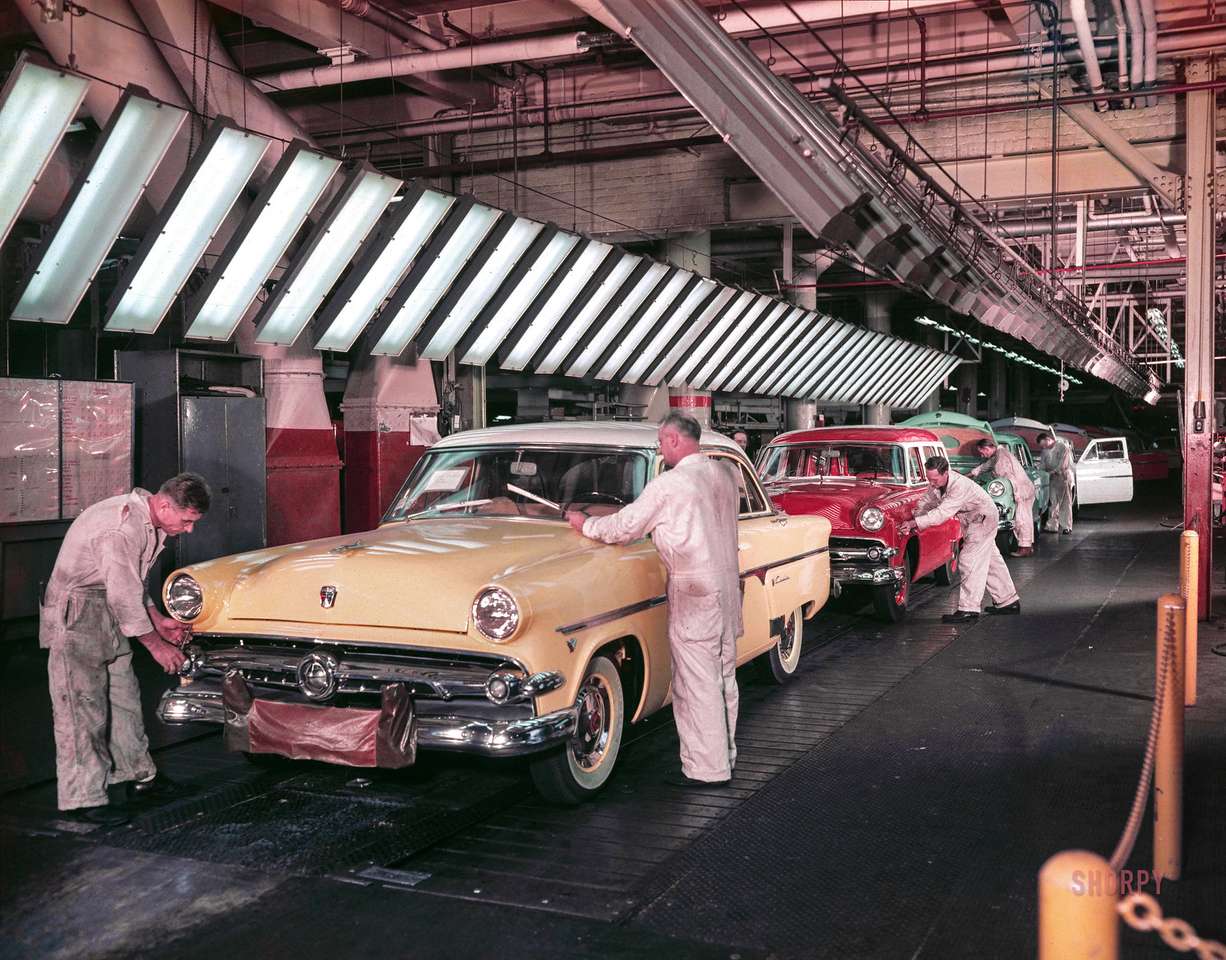 Остаточне читання Фордів на складальному заводі в Дірборні 1954 року онлайн пазл