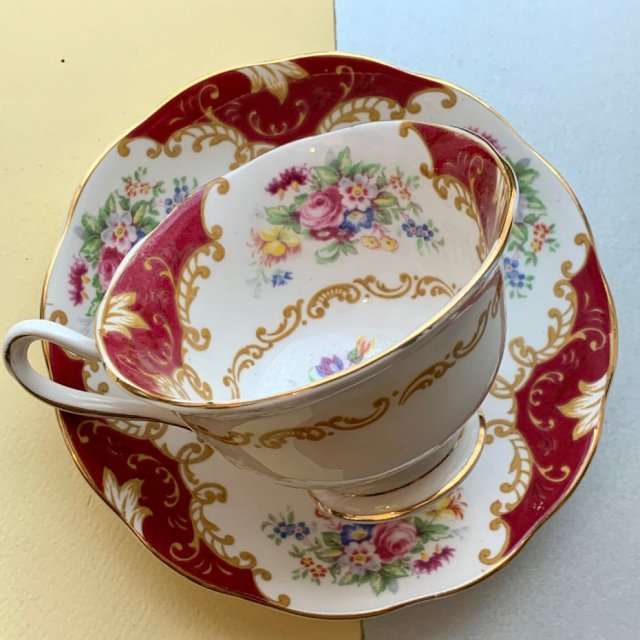 Porcelán angol csésze kirakós online