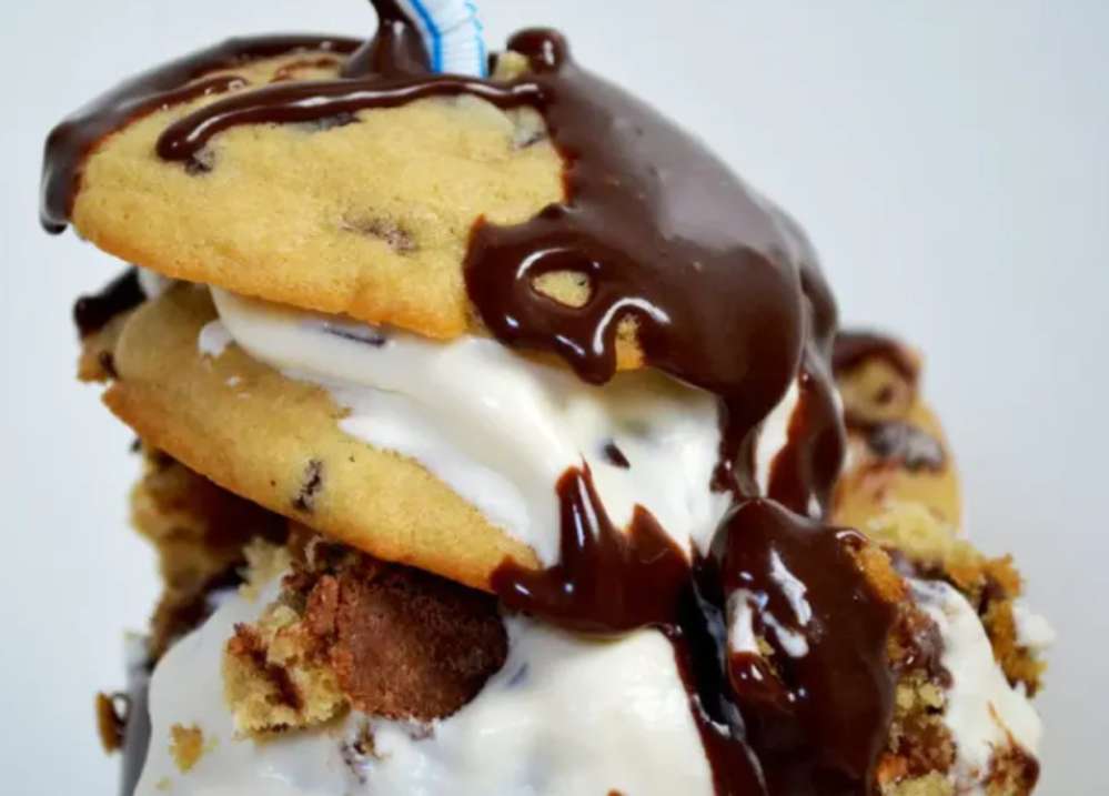 Cookie Dough Ice Cream Sundae kirakós online