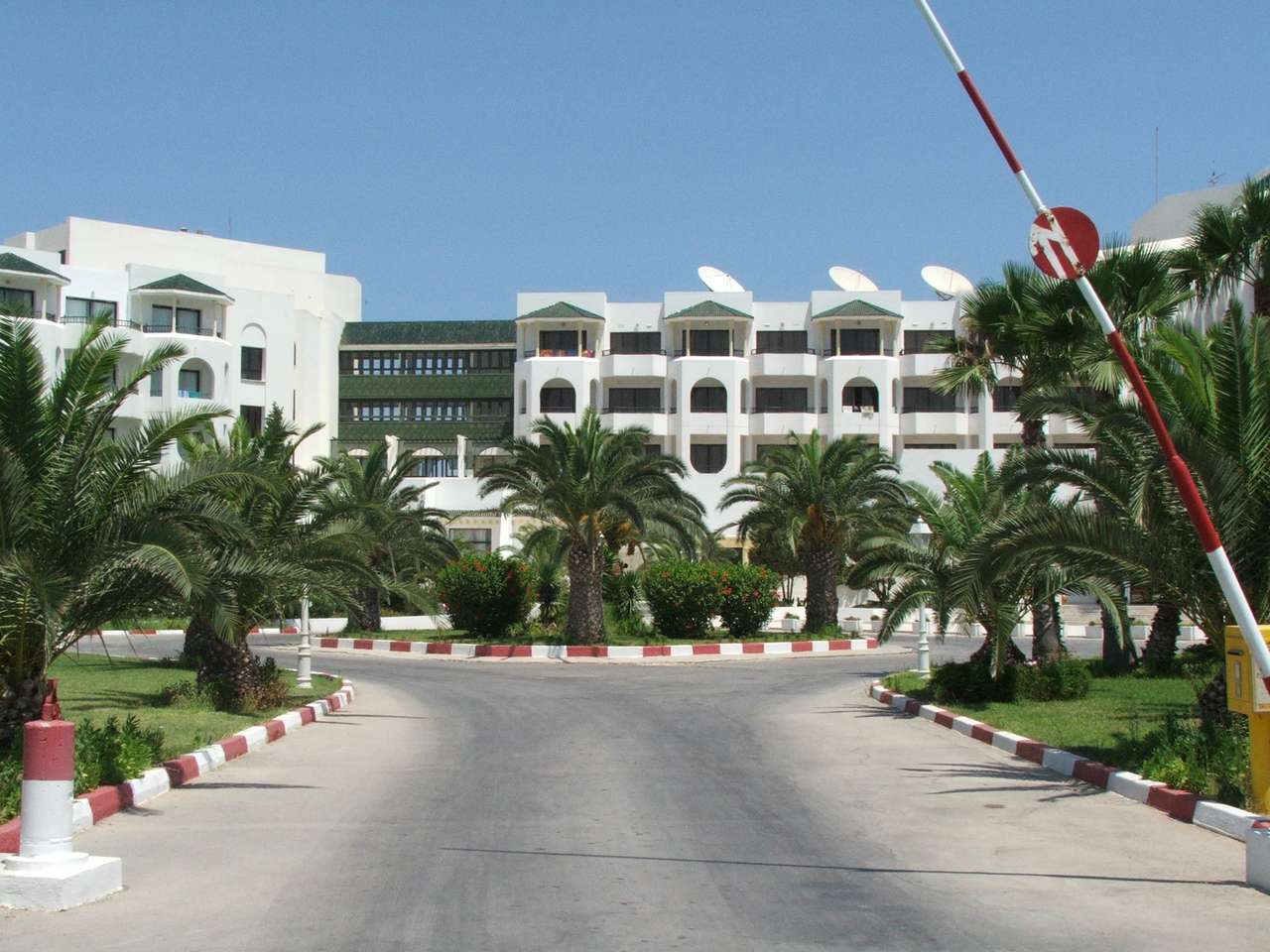 Отель в Тунисе пазл онлайн