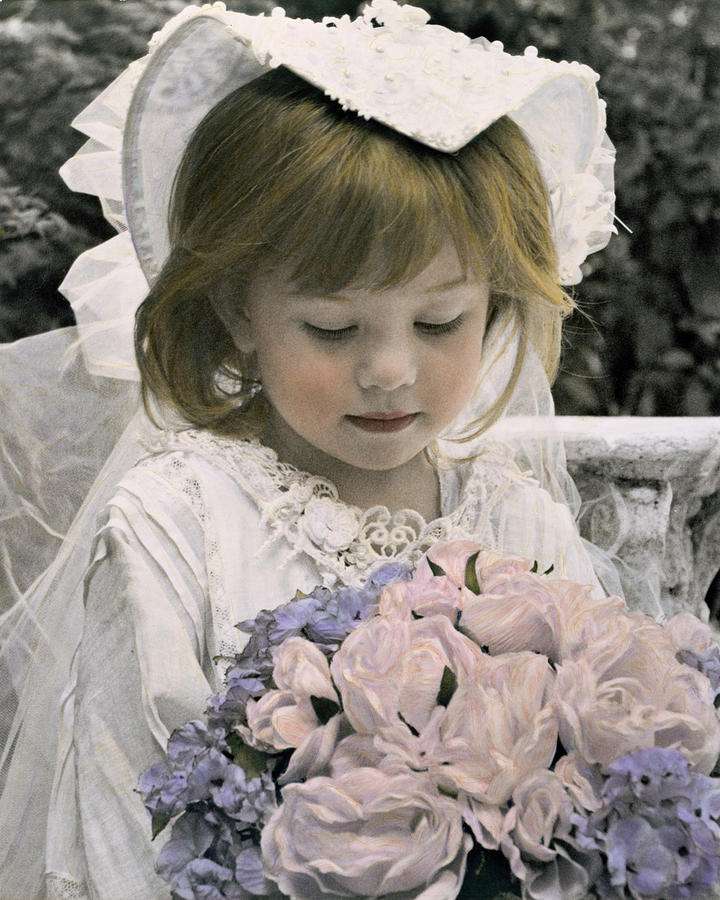 girl with bouquet of flowers online puzzle