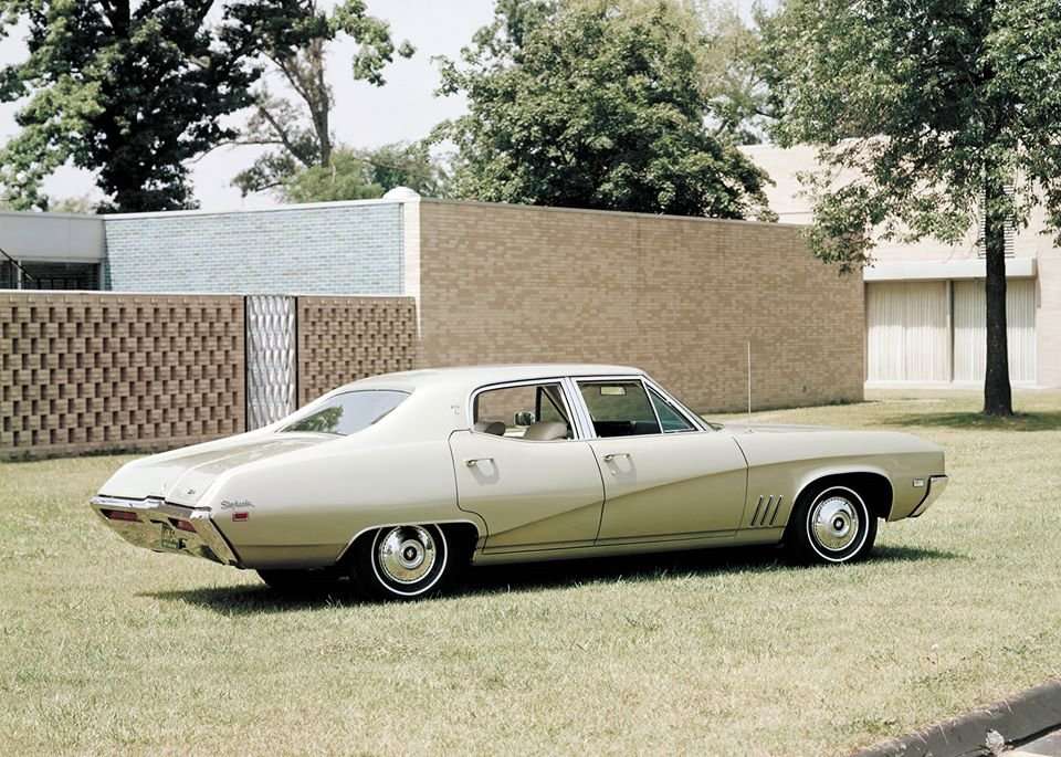 4-дверний седан Buick Skylark 1969 року випуску онлайн пазл