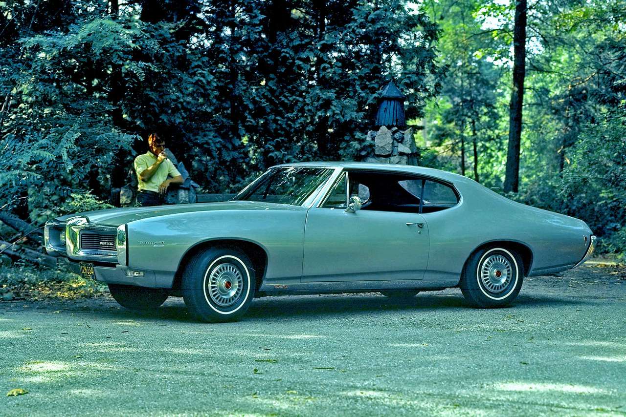 Pontiac Tempest Custom Sports Coupe 1968 року випуску онлайн пазл
