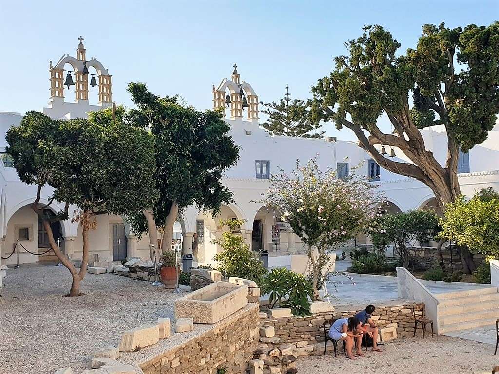 パナギアのパロス修道院のギリシャの島 ジグソーパズルオンライン