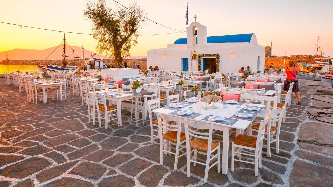 Isla griega de Paros Naoussa rompecabezas en línea