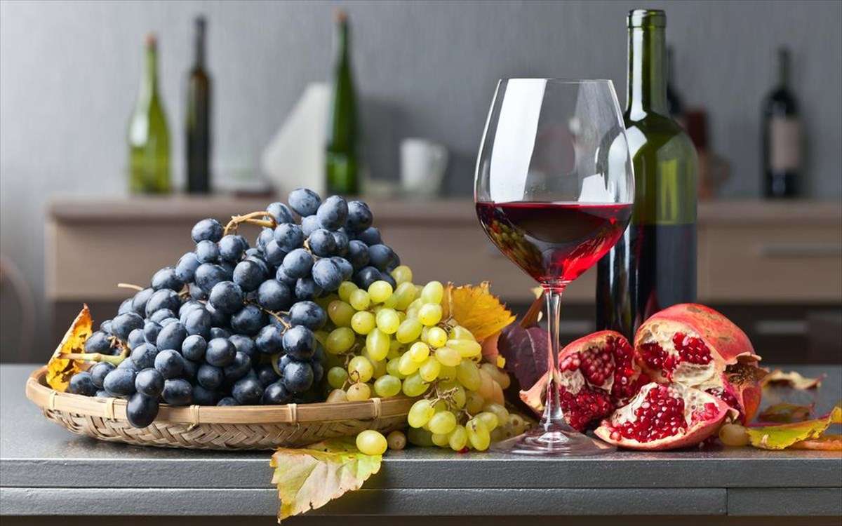 Φρούτα και κρασί online παζλ