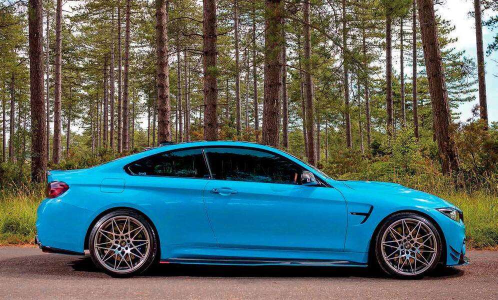 Автомобиль BMW M4 F82 Год 2019 #2 пазл онлайн