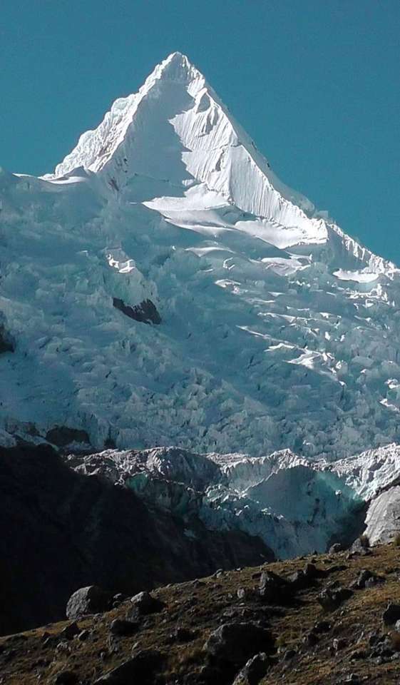 Alpamayo mountain, in the Ancash region Peru rompecabezas en línea