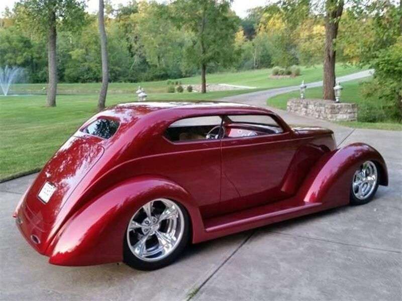Mașină Ford Coupe Burgundy An 1937 jigsaw puzzle online