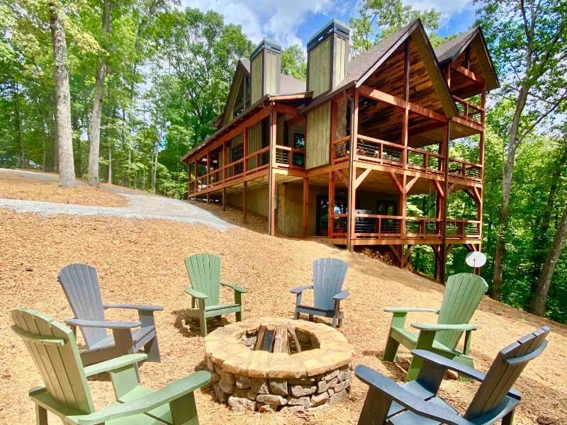 Dřevěný letní dům na kopci online puzzle
