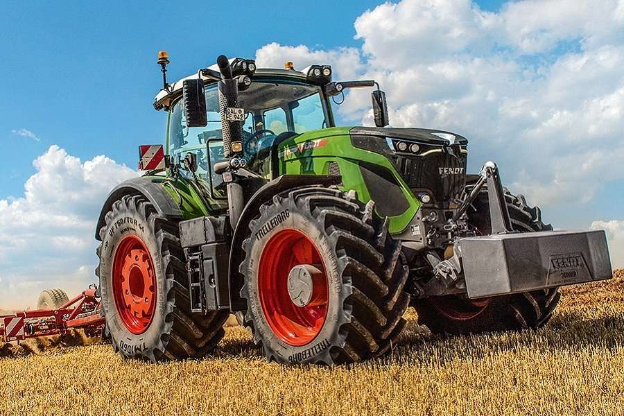 Traktor na polu Puzzlespiel online