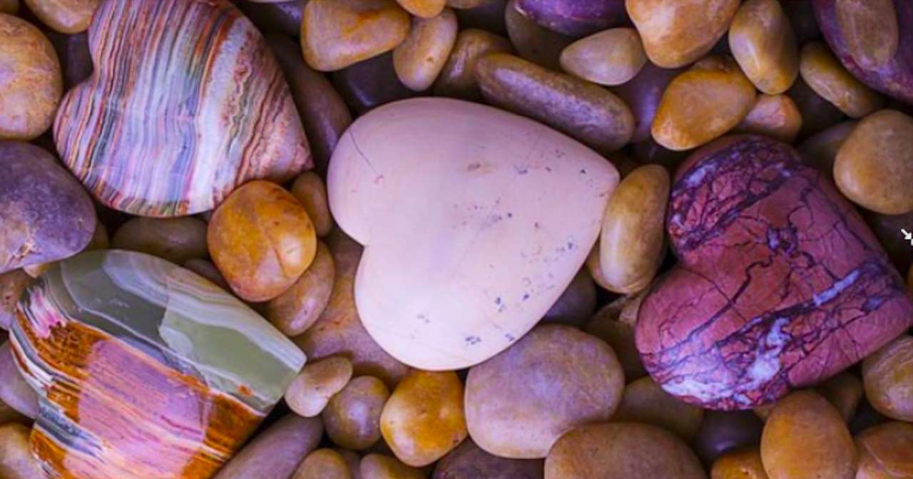Corações de pedra criados pela natureza quebra-cabeças online