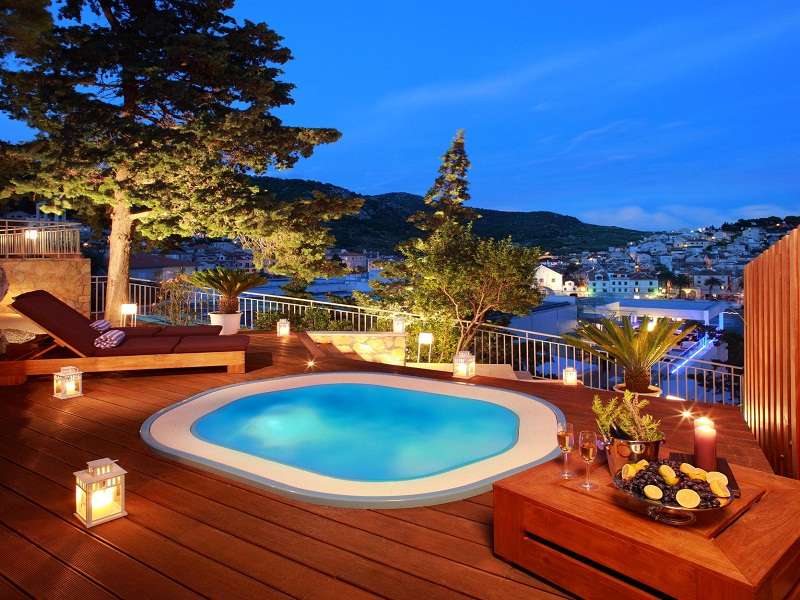 Hotel mit Pool und Aussicht in Kroatien Online-Puzzle