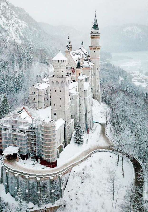 Bayern, Tyskland Vackraste slottet på vintern Pussel online