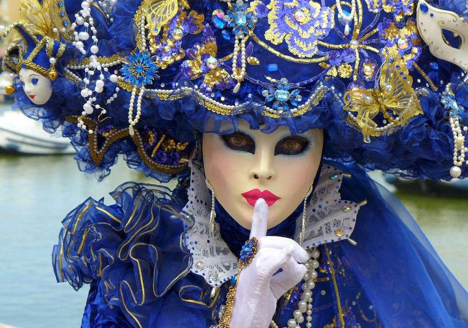 Italské kostýmy ph skládačky online