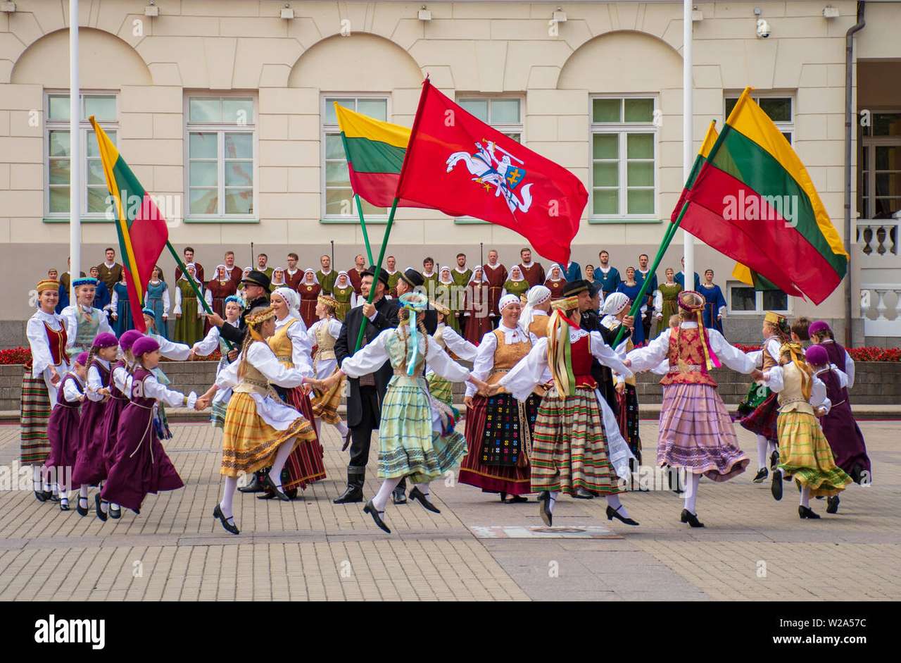 Costumes lituaniens puzzle en ligne