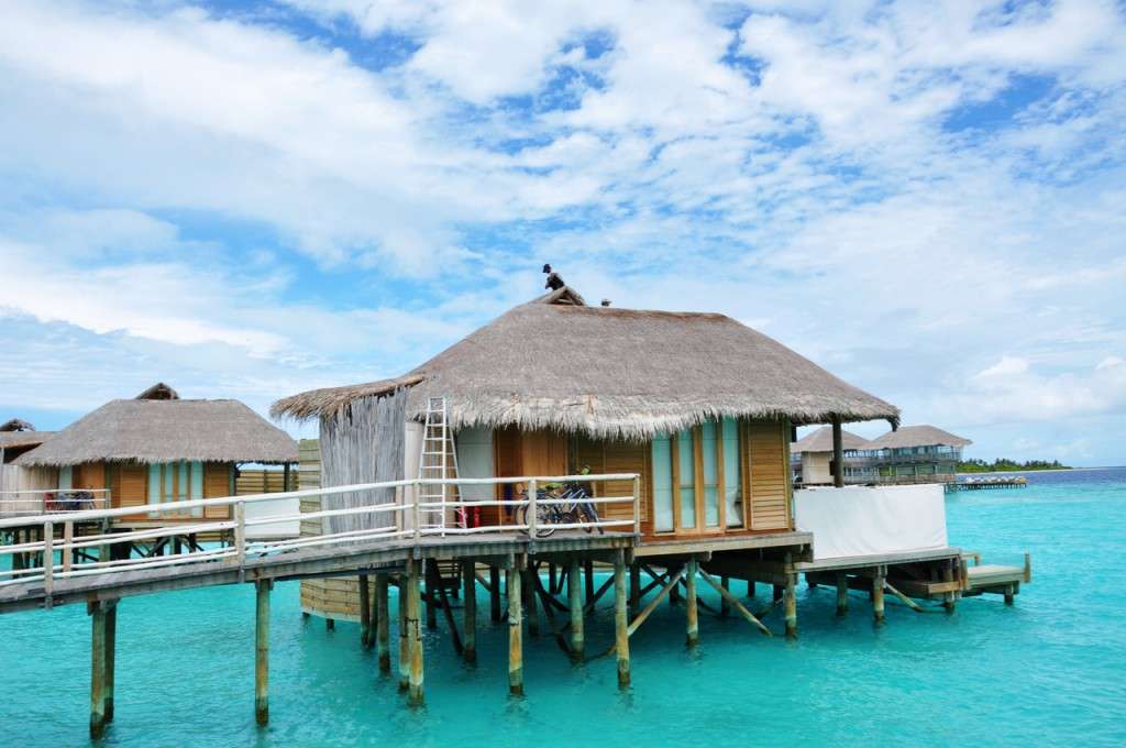 Casas de campo nas Maldivas. oceano Índico puzzle online