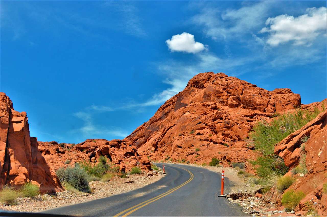 weg tussen de heuvels van Nevada online puzzel