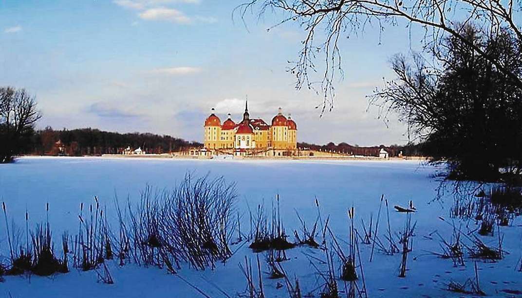 Замъкът Морицбург през зимата онлайн пъзел