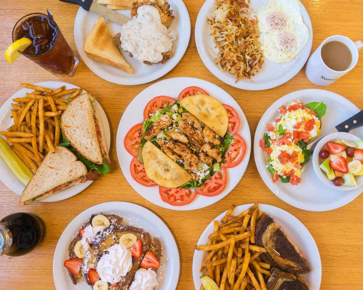 Platos de comidas variadas rompecabezas en línea