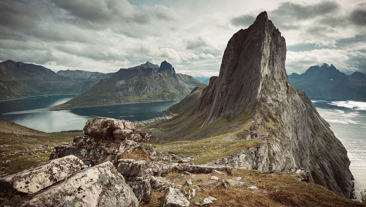 Mont Segla à Senja, Norvège puzzle en ligne