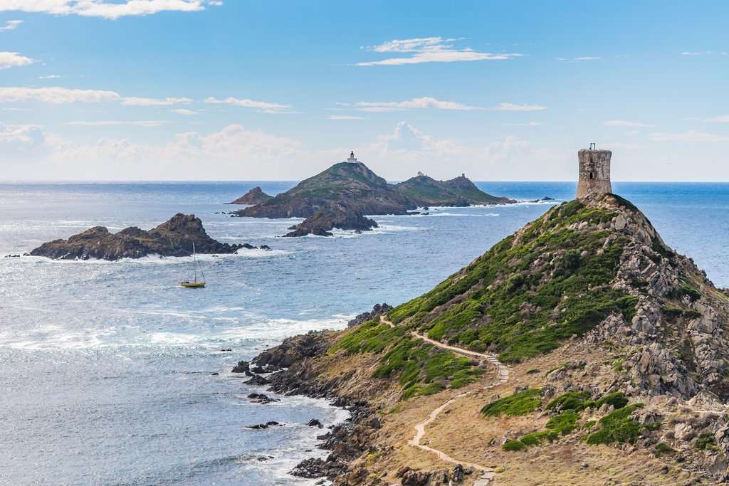 Genuesischer Turm auf Korsika Puzzlespiel online