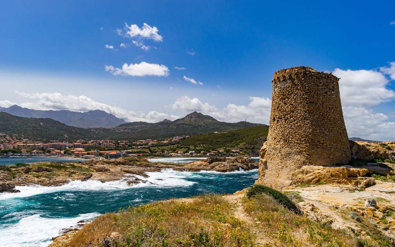 Genuesiska torn på Korsika Pussel online