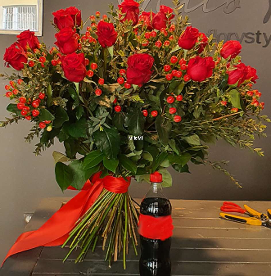 голям букет от червени рози онлайн пъзел