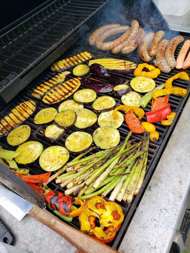 Grilled Sausages & Veggies online puzzle