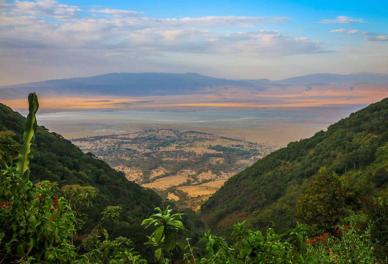 Pôr do sol na cratera de Ngorongoro, Tanzânia quebra-cabeças online