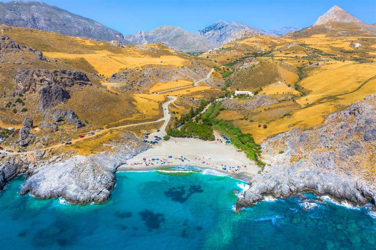 Plage de Plakias sur l'île de Crète puzzle en ligne