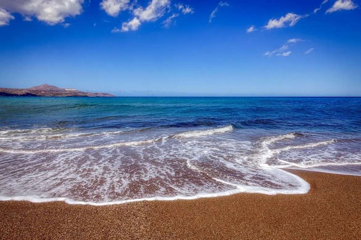 Пляж для купання острова Крит пазл онлайн