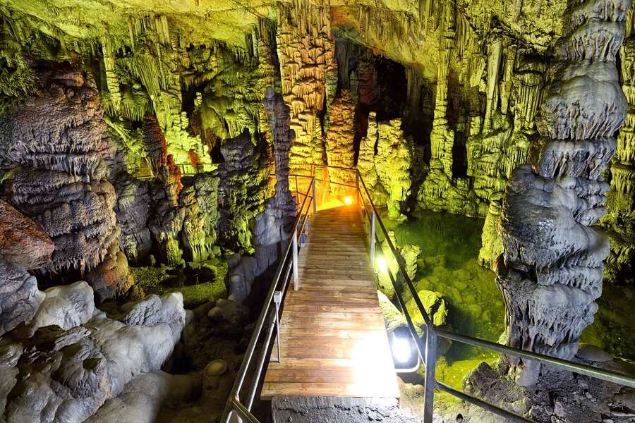 Ostrov Kréta Diova jeskyně online puzzle
