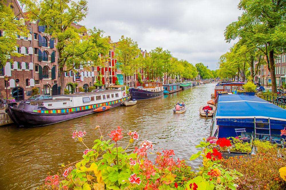 Amsterdam. Attractions for tourists online puzzle