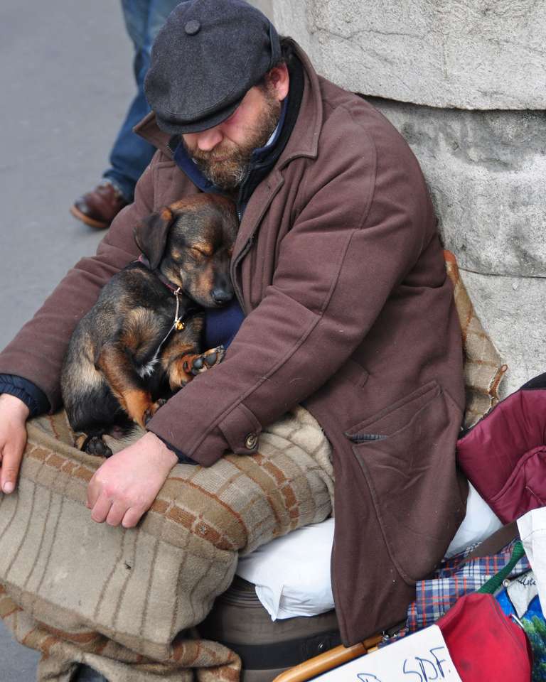 Mindkét hajléktalannak csak önmaga van és a szeretet:( kirakós online