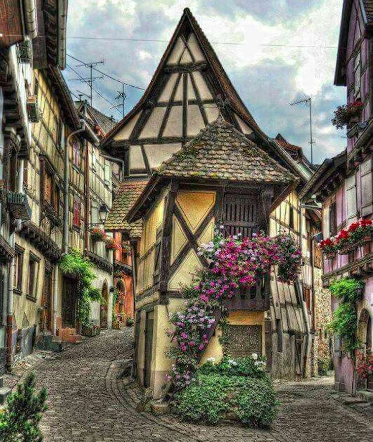 O encanto destas ruas é encantador -Eguisheim, França quebra-cabeças online