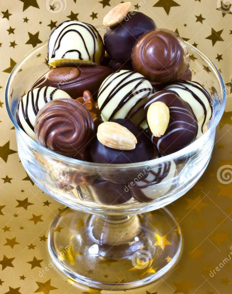 Стъклена купа с шоколадови бонбони онлайн пъзел